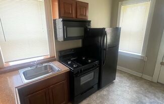 1 bed, 1 bath, $895, Unit 3457 Sidney St. Apt 1F