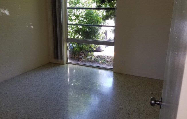 5860 22nd Avenue North