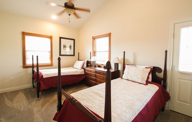 3 beds, 3 baths, 2,000 sqft, $2,850