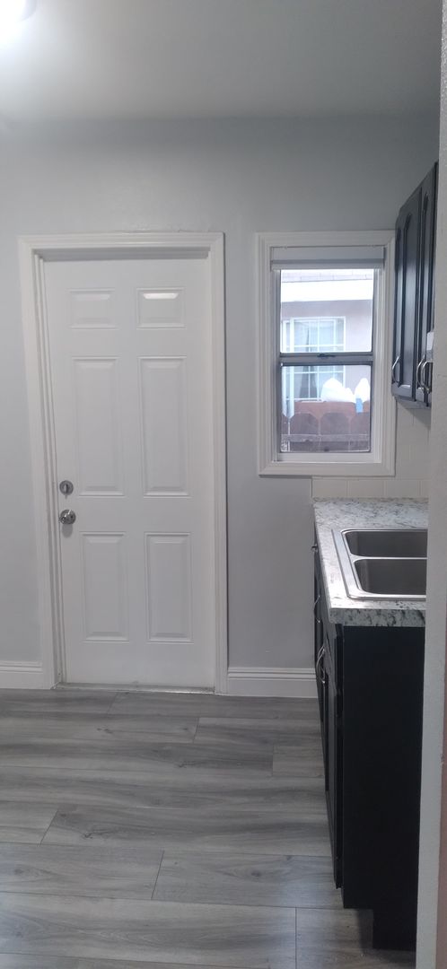 Studio, 1 bath, 500 sqft, $1,395, Unit 5