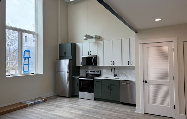 1 bed, 1 bath, 768 sqft, $2,775, Unit 111