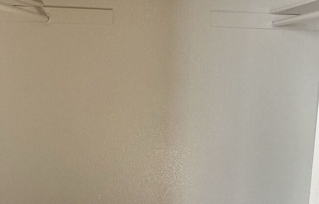 2 beds, 1 bath, 992 sqft, $1,250, Unit 4760-105