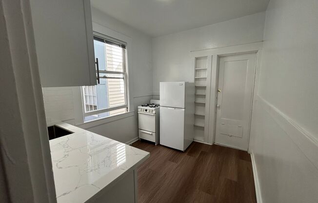 935 Pine Street (1372r)