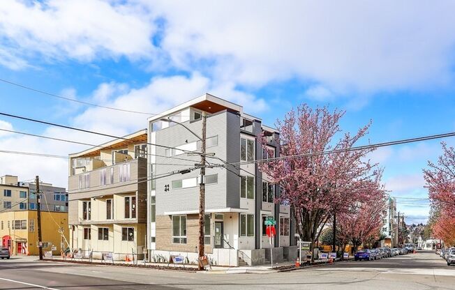 Chic Townhome at Green Lake