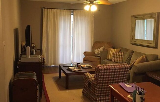 2 beds, 1 bath, $1,500, Unit # 104