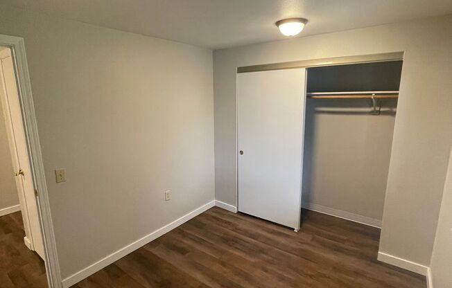 3 beds, 2 baths, 1,086 sqft, $1,650, Unit 4329