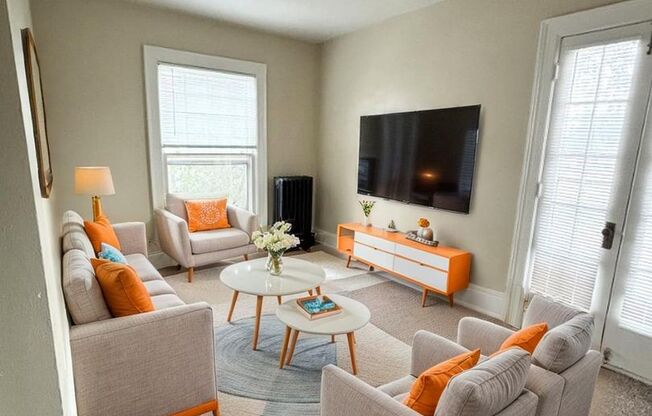2 beds, 2 baths, $1,295, Unit 206