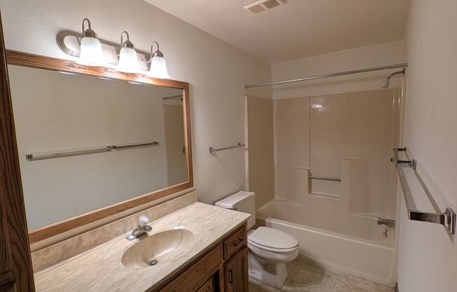 2 beds, 2 baths, 1,034 sqft, $1,229, Unit 1401 074