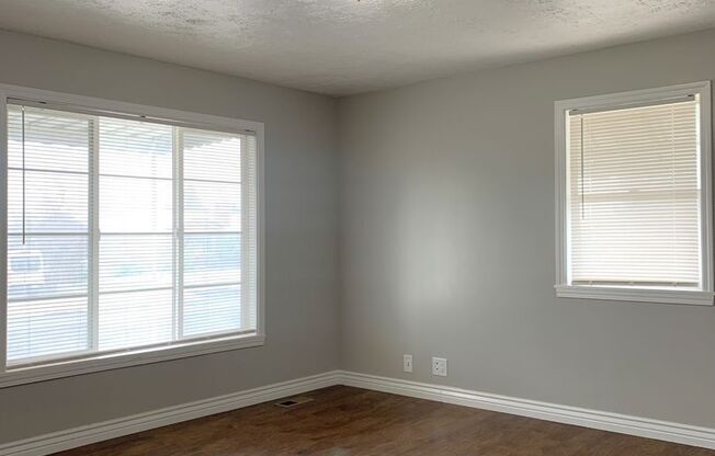 Treat Yourself Out with a $500 Visa Gift Card and 3 Weeks Rent Free – 2 Bed 1 Bath House for Rent in Clearfield!