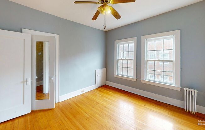3 beds, 1 bath, 1,260 sqft, $1,275