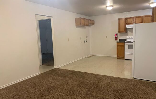 2 beds, 1 bath, 900 sqft, $975