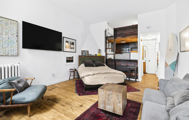 5 WEEHAWKEN ST
