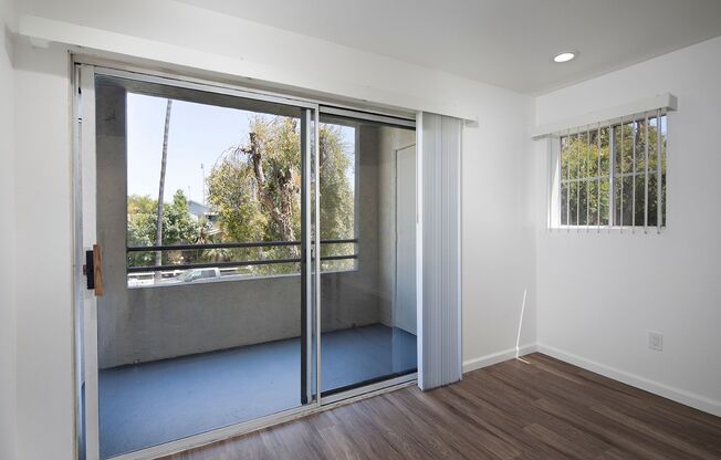 2 beds, 2 baths, 965 sqft, $2,995, Unit 123