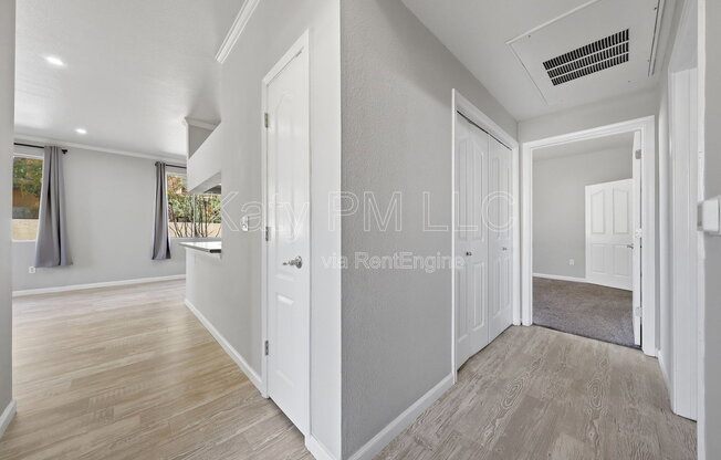 2 beds, 1 bath, 855 sqft, $1,500, Unit Apt 1053