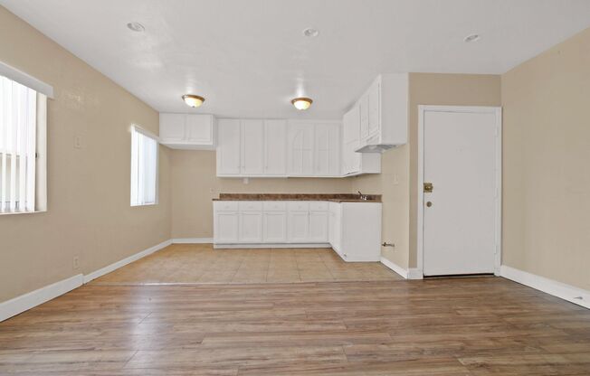 1028 W 95th St