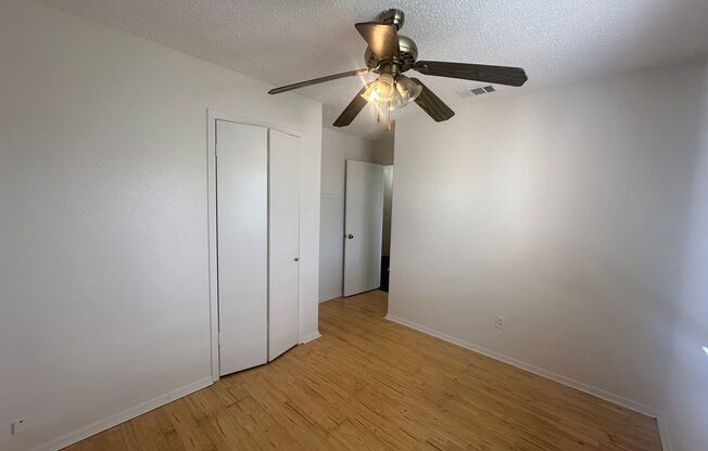 3 beds, 1 bath, $1,500, Unit UNIT 4