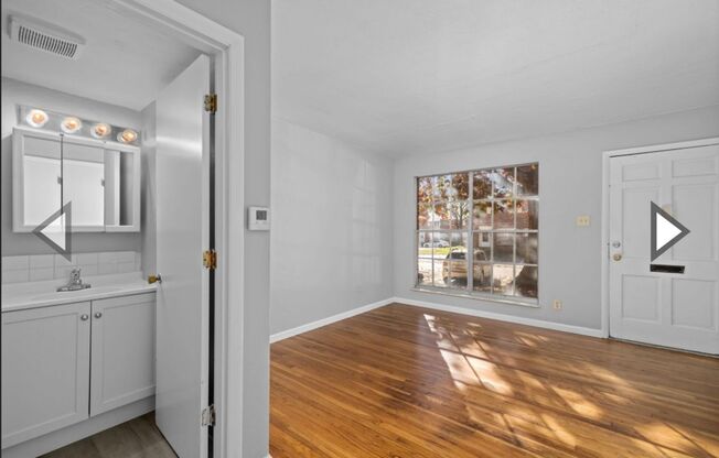 1 bed, 1.5 baths, 680 sqft, $975, Unit 9621 Lynntown Court