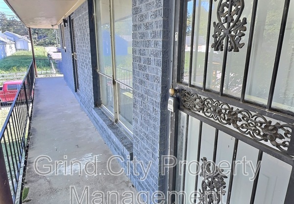 1431 LATHAM