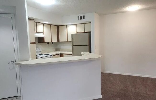 1 Bed / 1 Bath Condo in Venetian Place, East Orlando nr Airport