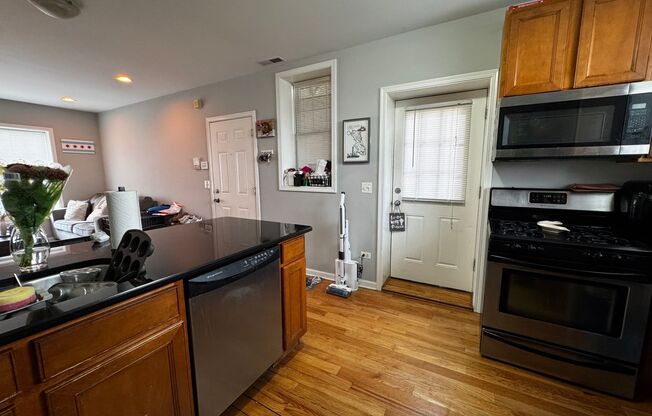 2 beds, 2 baths, $1,800, Unit 3217 #3