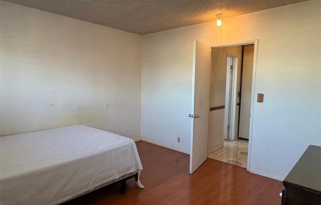 1 bed, 1 bath, 500 sqft, $1,400, Unit 12