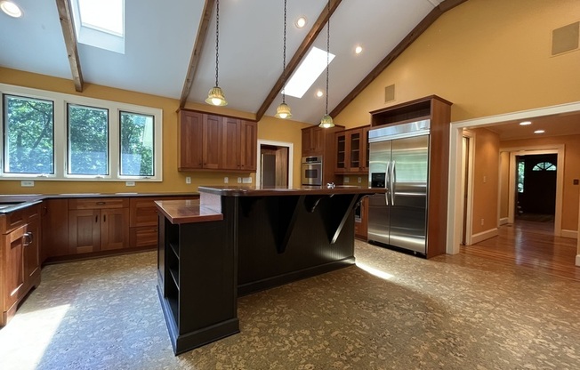 6348 SHARON HLS RD