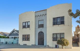 1628 W 45 ST