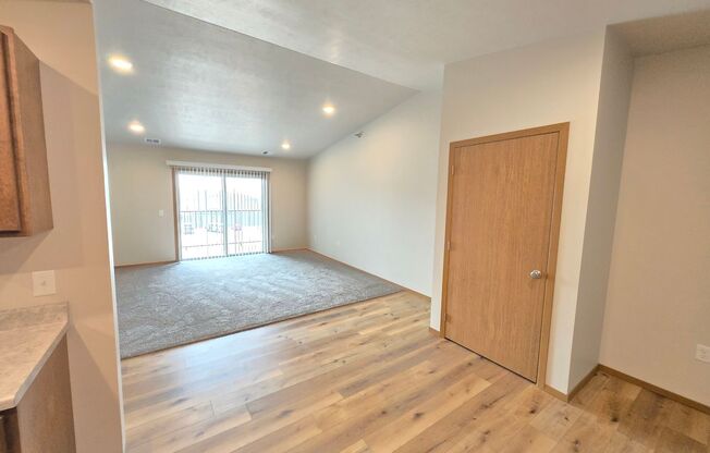 1 bed, 1 bath, 756 sqft, $1,025, Unit 3400 307