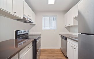 ONE BEDROOM IN DESIRABLE MILLWOOD NEIGHBORHOOD ON TREE LINED STREET
