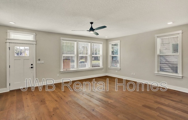 453 E 1 ST