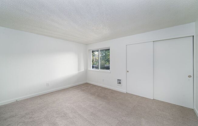 2 beds, 1 bath, 900 sqft, $1,495, Unit #18