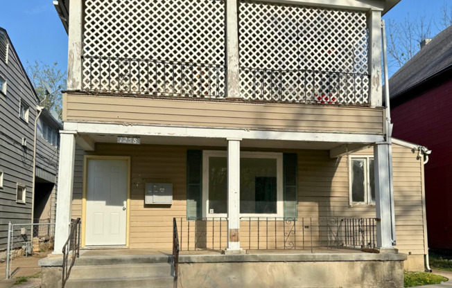 1258 SW Clay