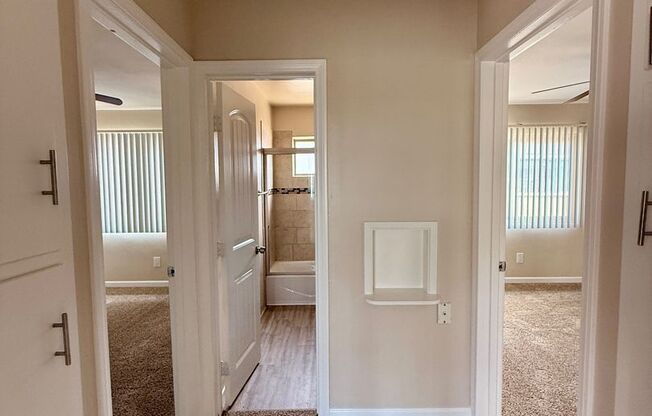 2 beds, 1 bath, $2,595, Unit 4839.5