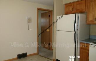 2551 S 68 ST