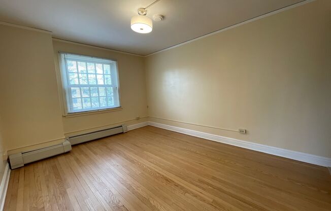 1 bed, 1 bath, 470 sqft, $1,125, Unit B-31