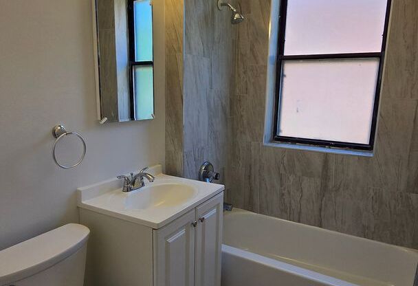 1 bed, 1 bath, 700 sqft, $1,575, Unit 7722-1A