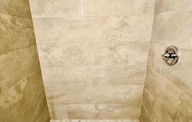 1 bed, 1 bath, 750 sqft, $900, Unit 14