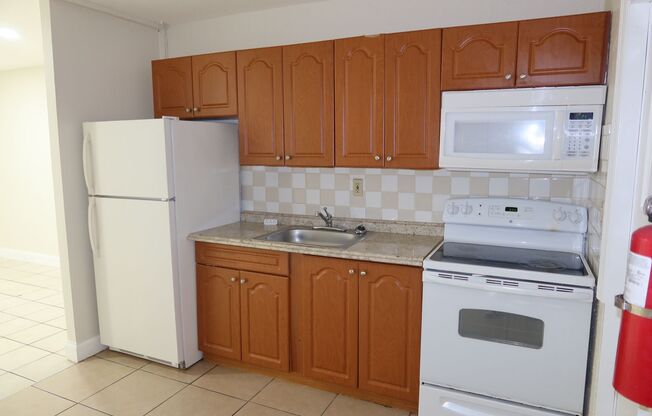 2 beds, 1 bath, $2,395