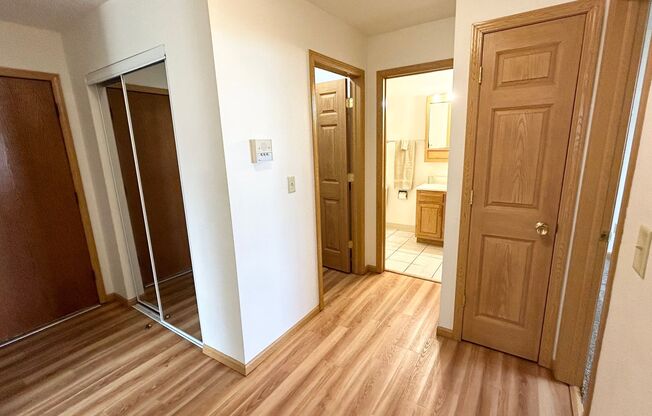 2 beds, 1 bath, 790 sqft, $770, Unit 2502-105