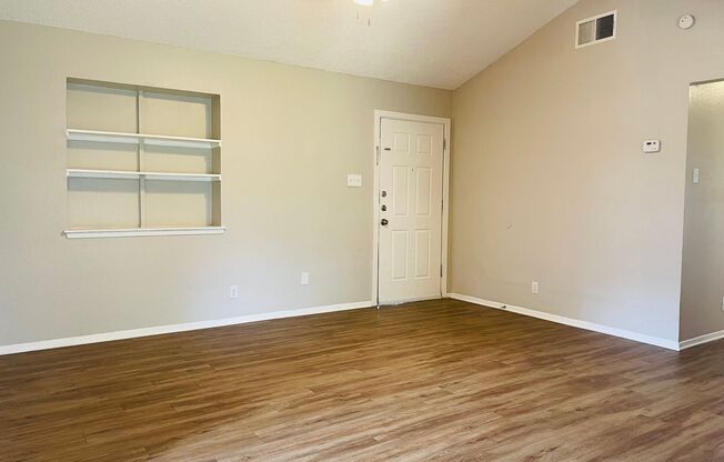 5666 Bienville Dr, San Antonio TX 78233