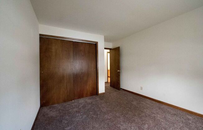 2 beds, 1 bath, 950 sqft, $1,285, Unit 105