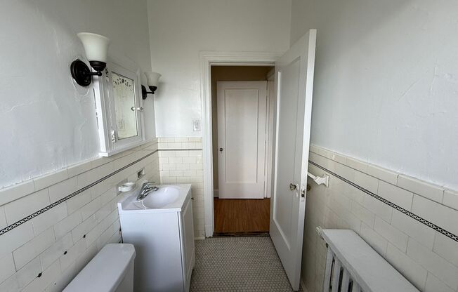 Studio, 1 bath, 401 sqft, $1,200, Unit Bayard Manor 309