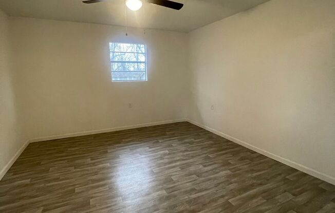 2 beds, 1 bath, $895