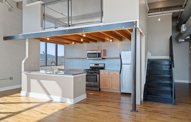 1 bed, 1 bath, 1,439 sqft, $1,653, Unit 3301-211