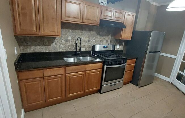 2 beds, 1 bath, 1,000 sqft, $1,200, Unit 218-02