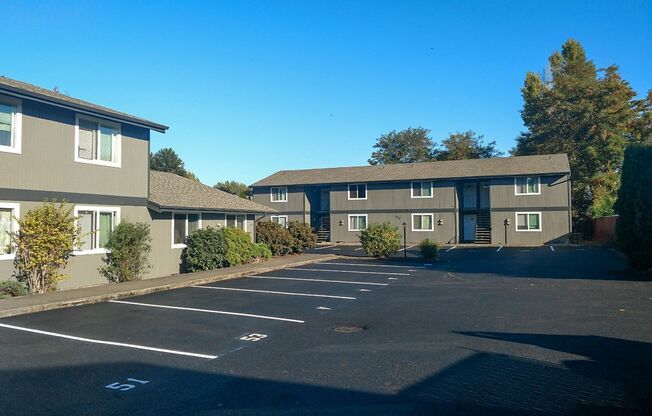 1 bed, 1 bath, 687 sqft, $1,095, Unit 42