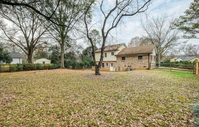 4 beds, 2.5 baths, $2,450