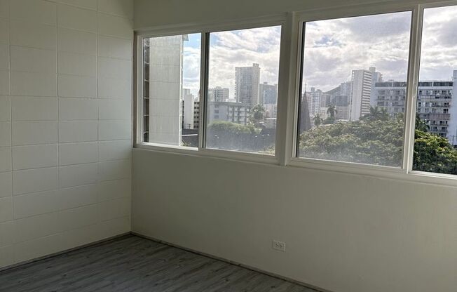 Renovated, 1 Bedroom / 1 Bath conveniently available NOW (Rent includes Electricity)