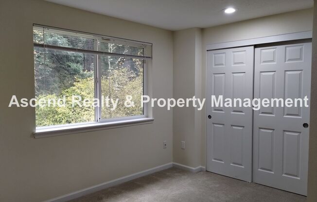 2 beds, 1.5 baths, $2,300