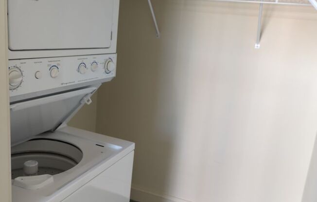 1 bed, 1 bath, $1,300, Unit APARTMENT 306